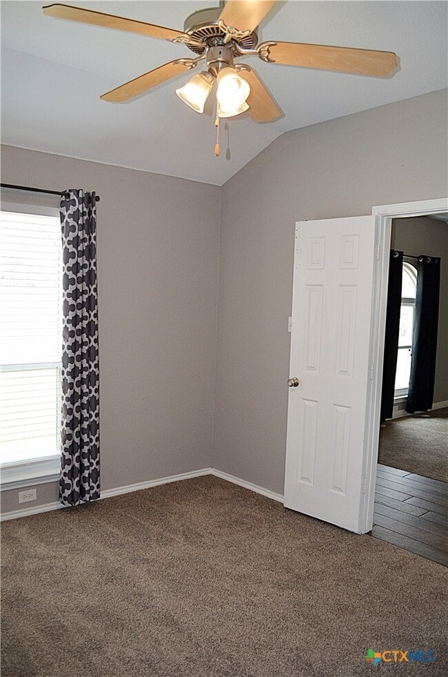 Building Photo - 423 Reservation Dr