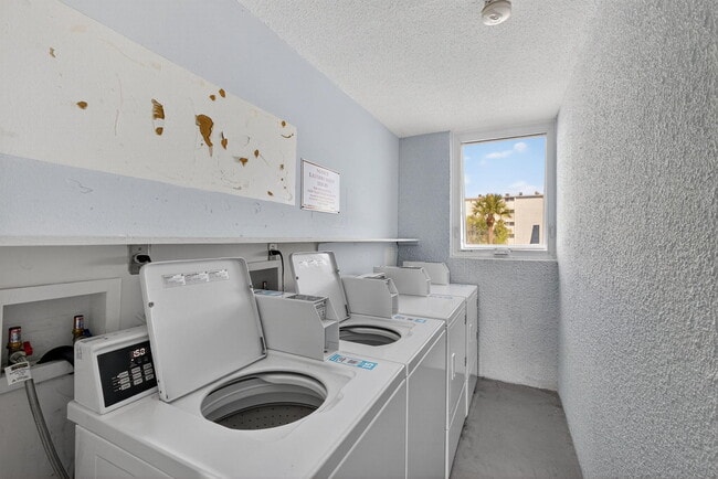 Building Photo - 104 Paradise Harbour Blvd