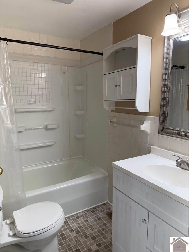 Building Photo - 3512 Breezeel School Rd