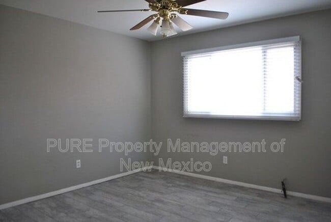 Building Photo - 3307 Edgecliff Dr