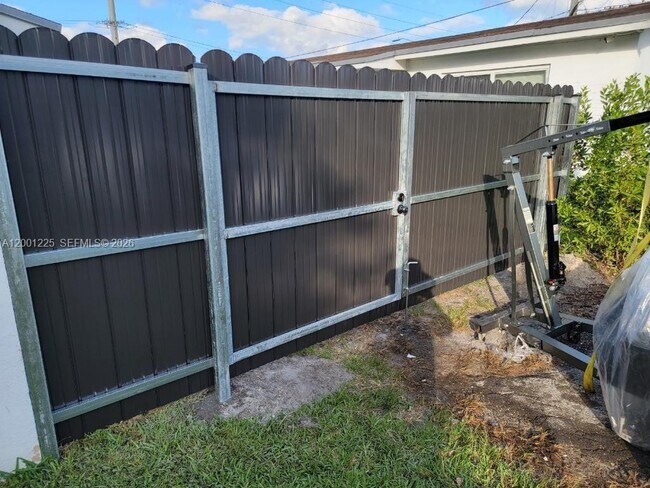 Building Photo - 2410 NW 11th St