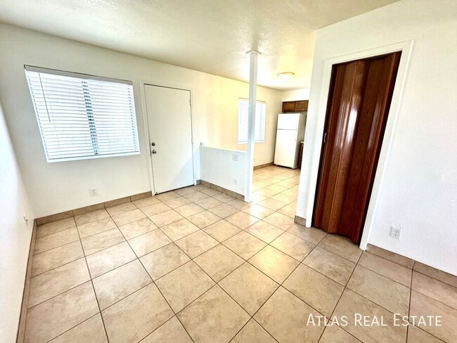 Building Photo - ***One Month Free***2 Bedroom 1 Bath close...