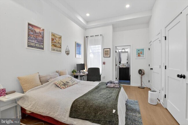 Building Photo - 1134 Pine St