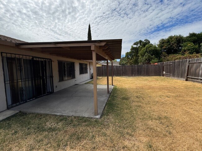 Building Photo - 8213 Diana Marie Dr