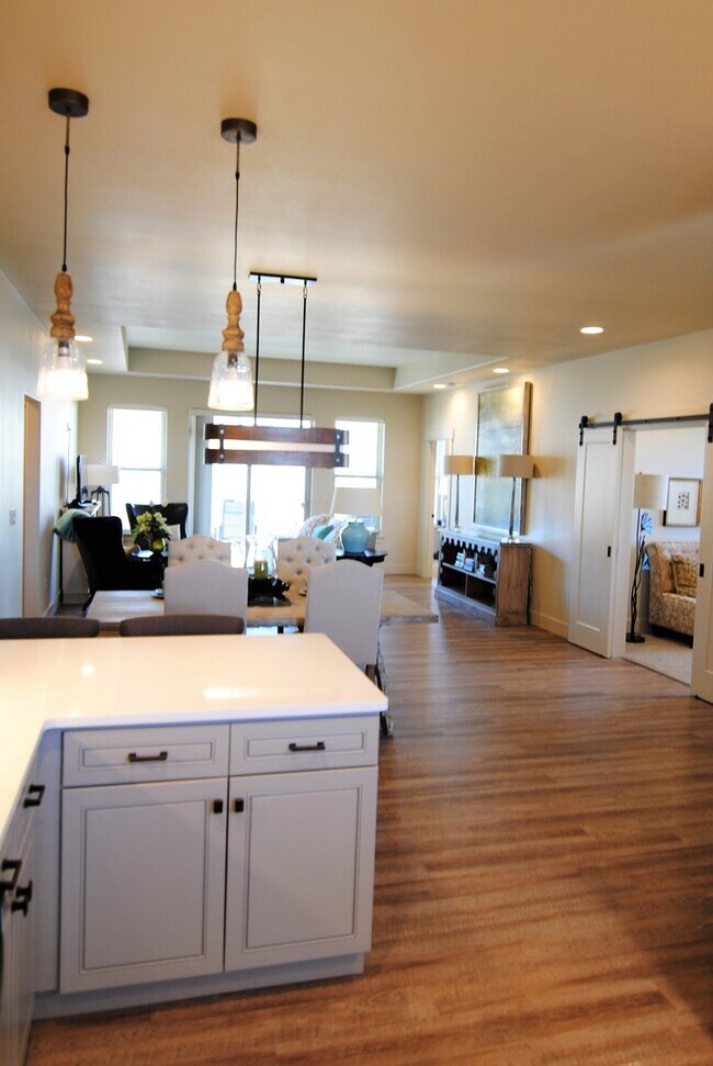 Building Photo - 1712/1714 Danny Boy Ln. Duplex