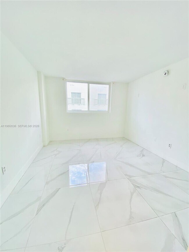 Building Photo - 401 Ocean Dr