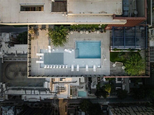Building Photo - 84 East Ave