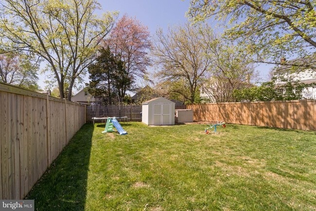 Building Photo - 1334 Bayliss Dr