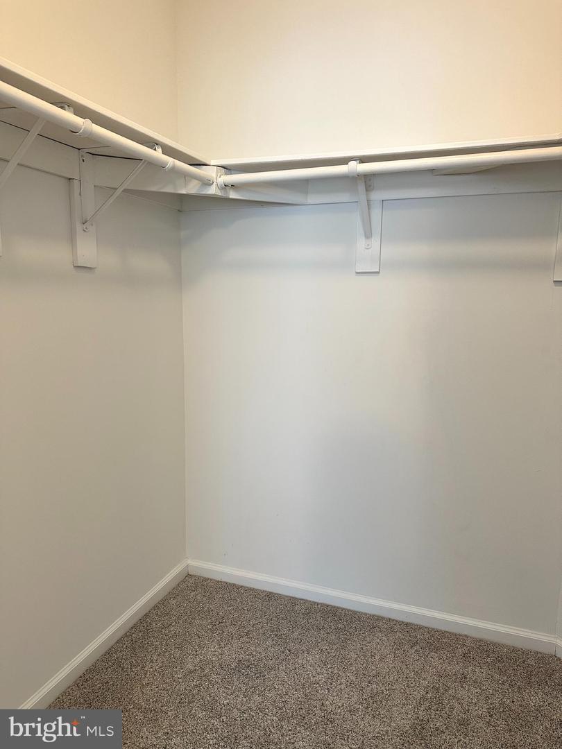 Building Photo - 10 Starboard Ct