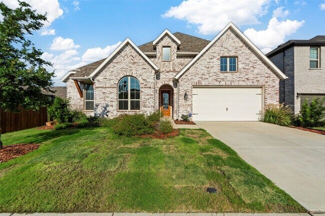 Building Photo - 2025 St Andrews Dr