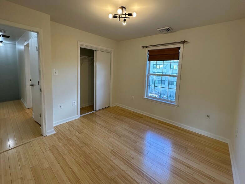 Building Photo - 2691 24th Rd S