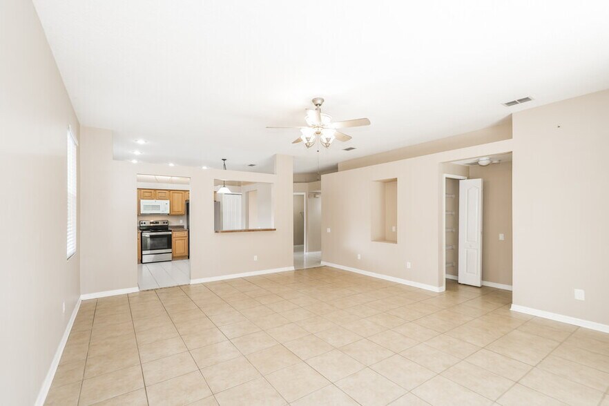 Building Photo - 5512 Terrain De Golf Dr