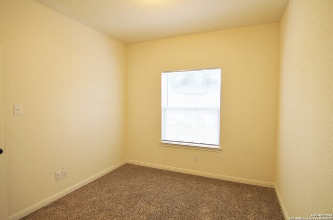 Building Photo - 1270 Hillcrest Dr