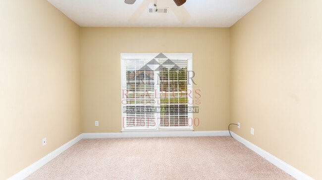 Building Photo - 41 Shadow Wood Ln