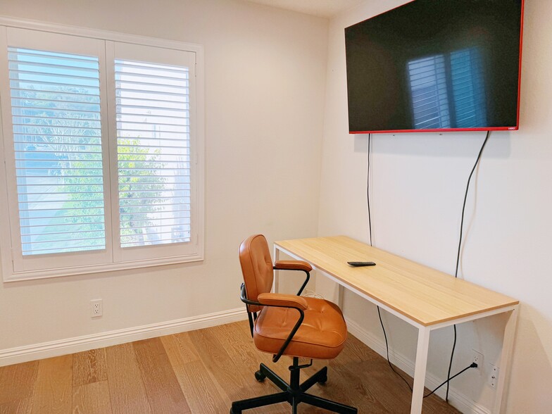 Second Bedroom (Home Office Setting) - 5465 Bohlig Rd