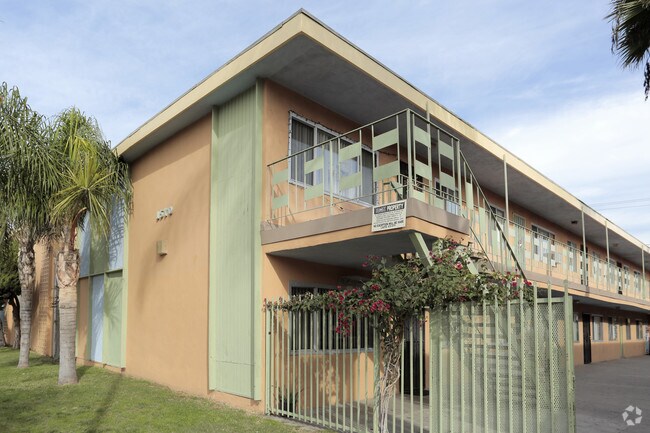 Primary Photo - Berro Asset Building #0033
