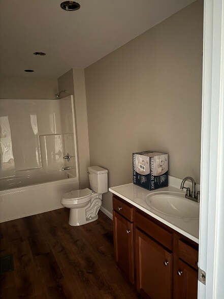 Building Photo - 105 Robins Way