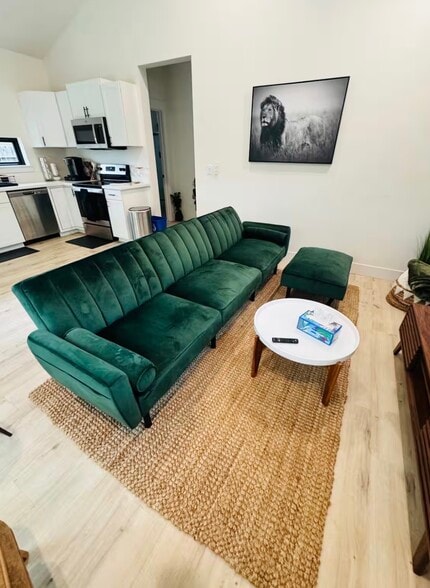 Building Photo - 717 Loma St