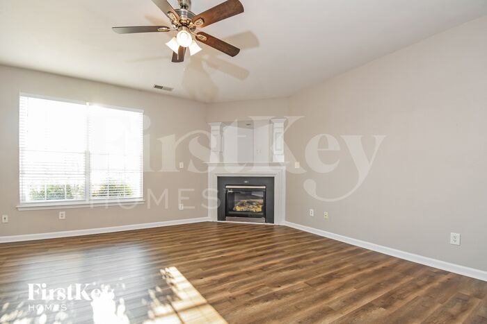 Building Photo - 2486 Ingleside Dr