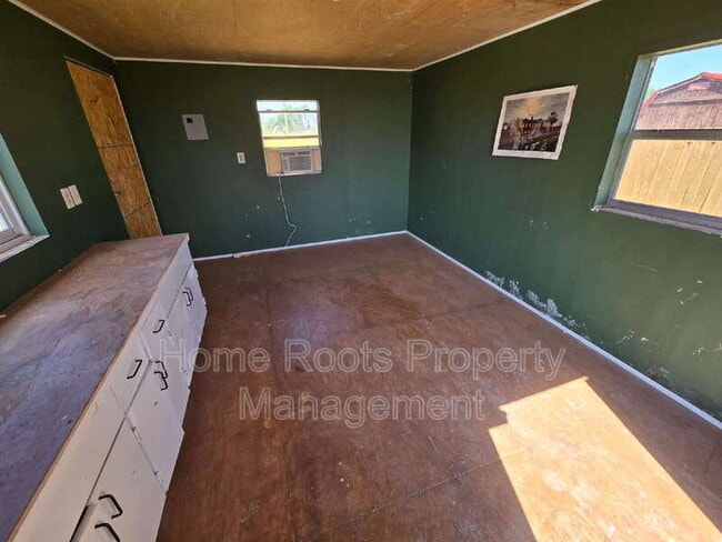 Building Photo - 1309 W Beech Dr