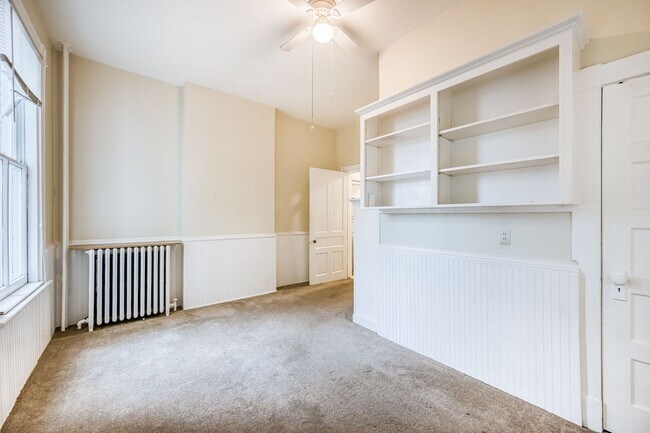 Building Photo - 3127 W Franklin St