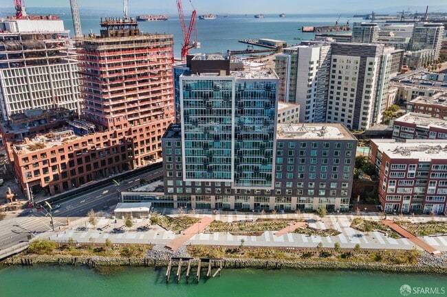 Building Photo - 1000 3rd St