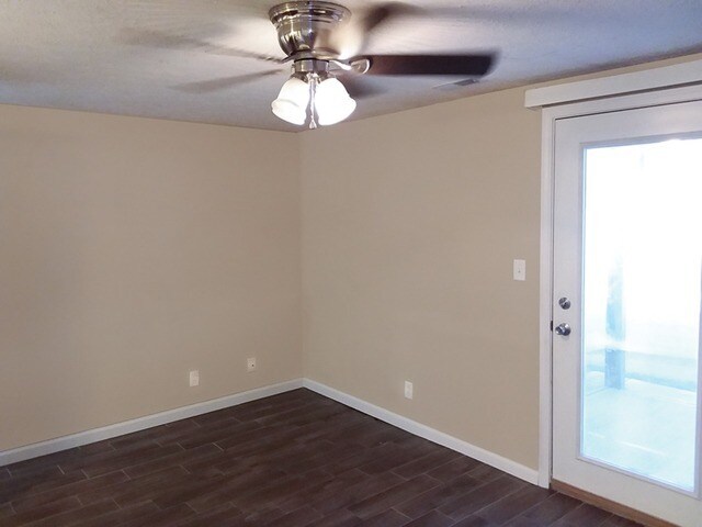 Building Photo - 303 N Washington St