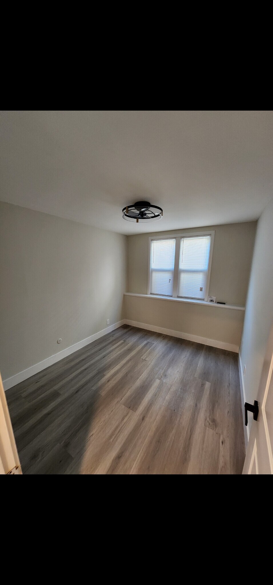 Building Photo - 136 W F St