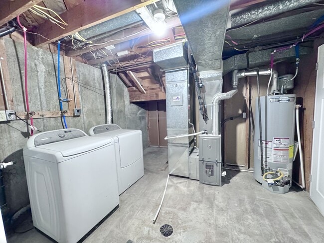 Building Photo - 880 E 200 N