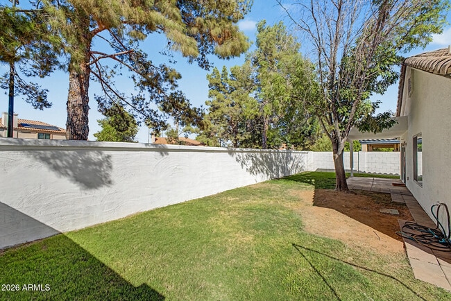 Building Photo - 1321 N Malibu Ln