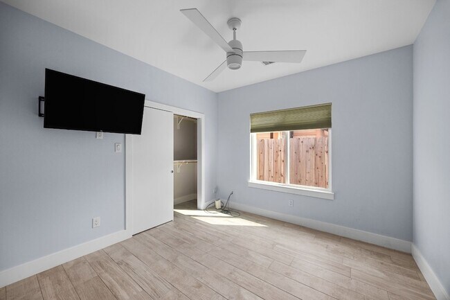 Building Photo - 4618 Nichols St