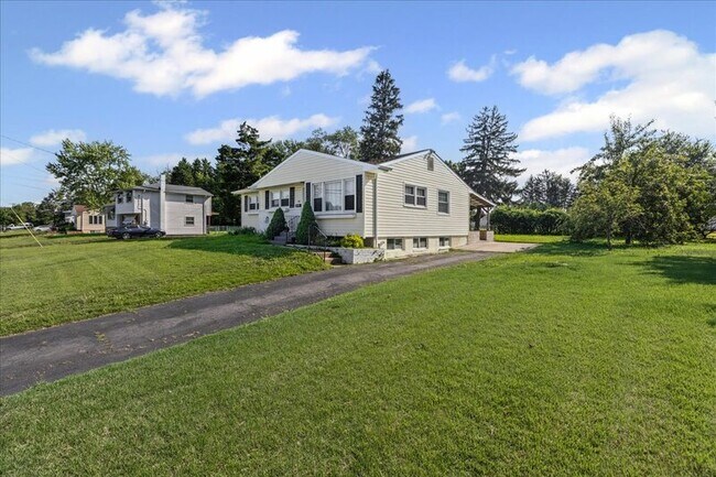 Building Photo - 116 Barclay Dr