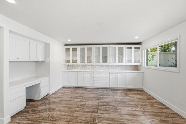 Building Photo - 207 E El Caminito Dr