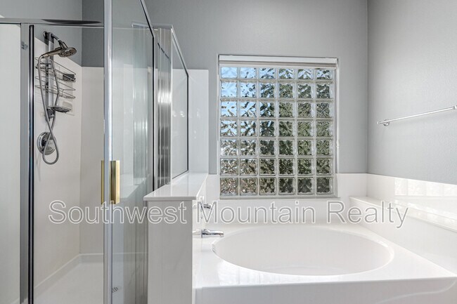 Building Photo - 1149 N Cholla St