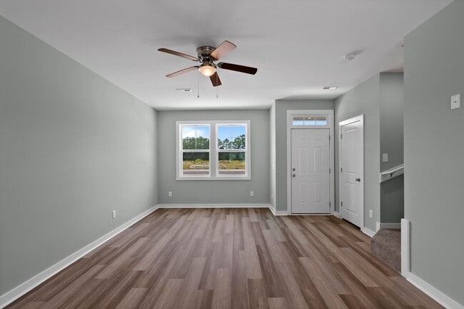Building Photo - Coastal Townhouse For Rent!