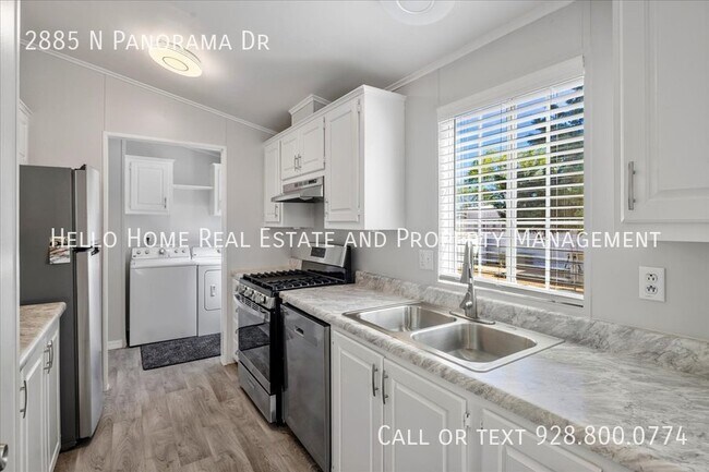 Building Photo - 2885 N Panorama Dr