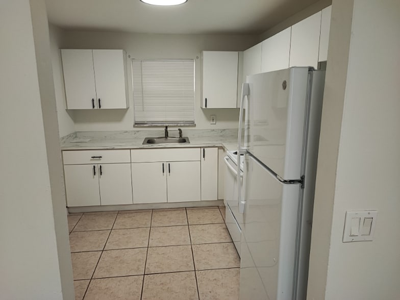 Primary Photo - 3181 W Hallandale Beach Blvd