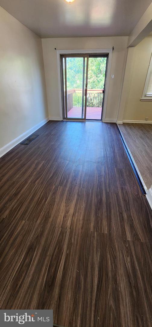 Building Photo - 408 W 21st St