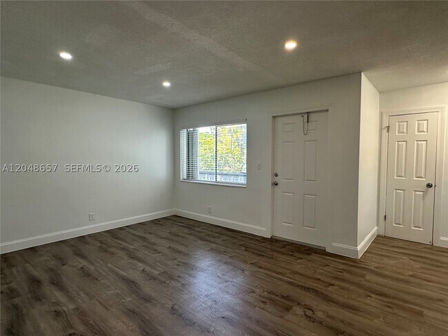 Building Photo - 2401 NW 9th Terrace