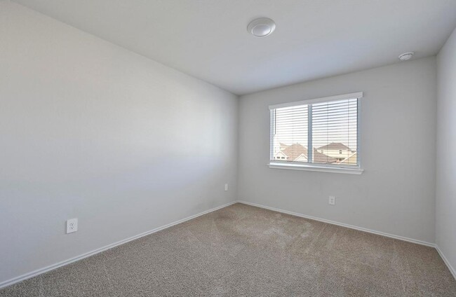 Building Photo - 229 Frogmore Lp