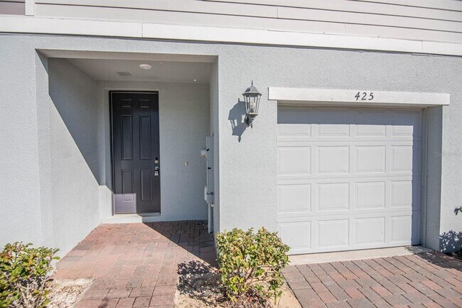 Building Photo - 425 Legacy Lp