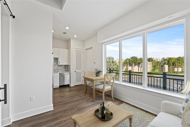 Building Photo - 850 TETBURY Lp