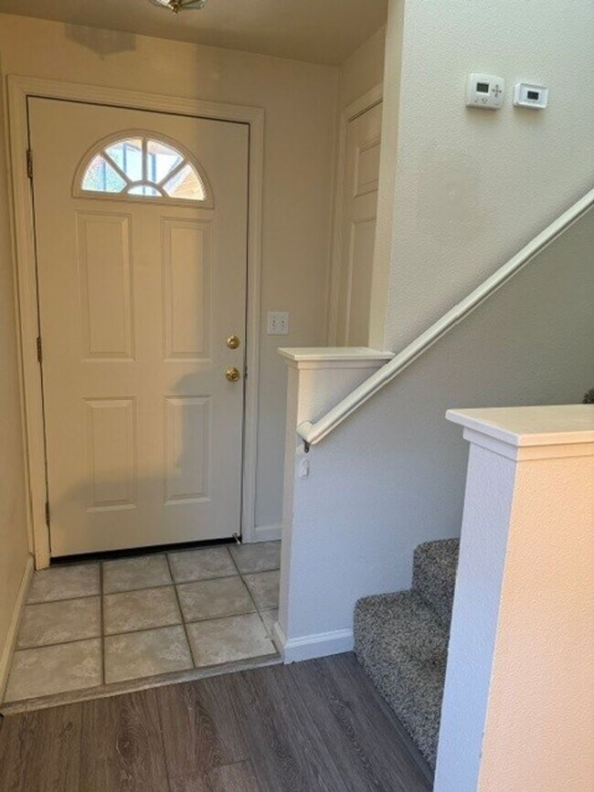 Building Photo - Two Bedroom Two Bath Townhome move in ready!