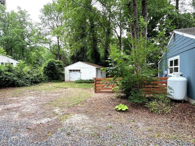 Building Photo - 375 Midland Rd