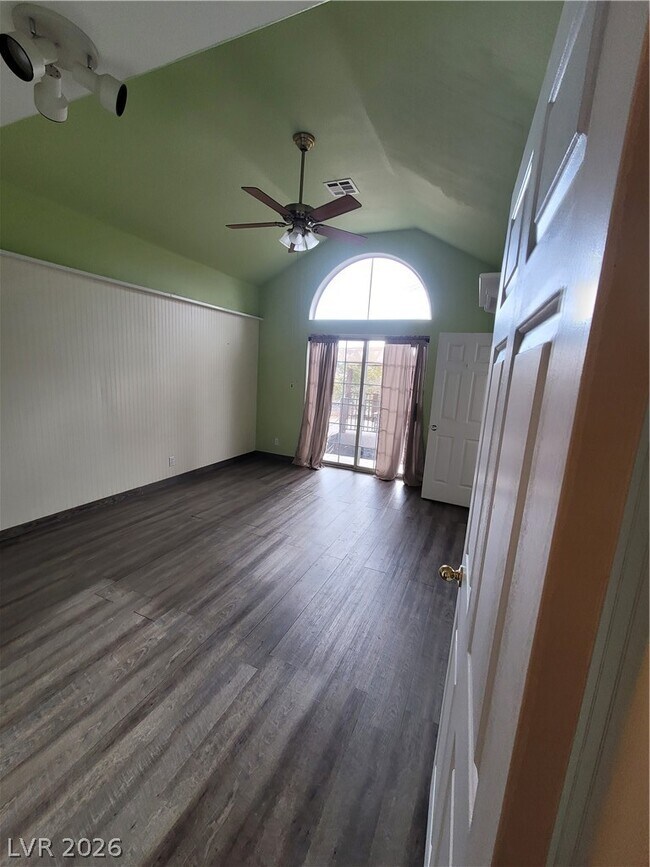 Building Photo - 1951 Jim Haworth