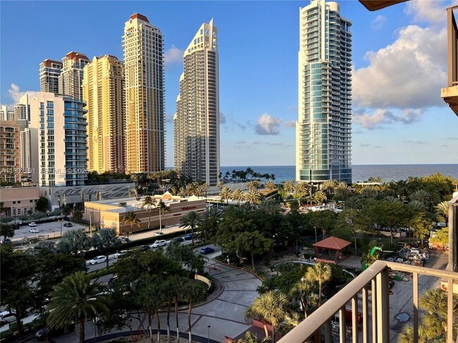 Building Photo - 210 174th St