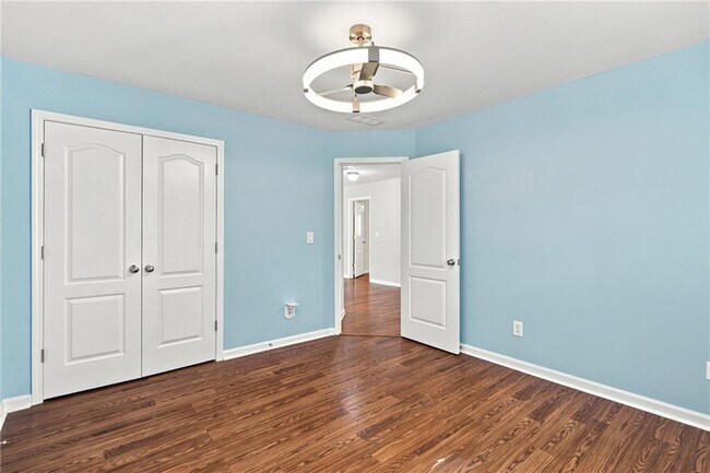Building Photo - 3135 Carrick Rd