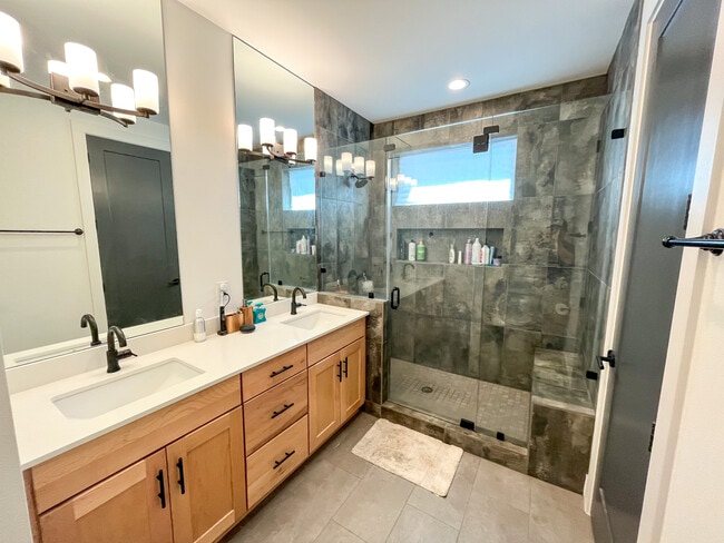 Building Photo - 3700 Clawson Rd