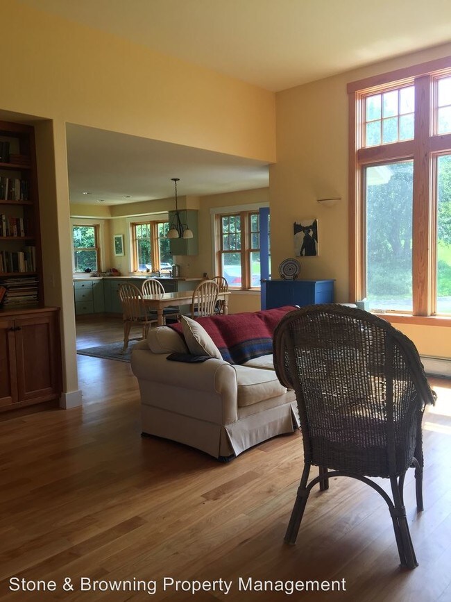 Building Photo - 201 Taylor Rd