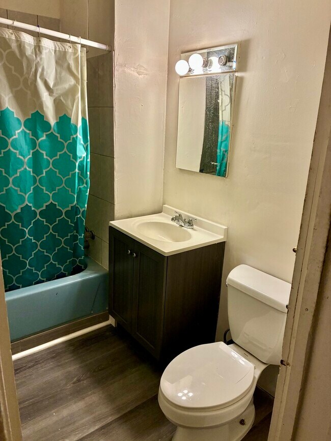 Building Photo - 1706 N Springfield Ave